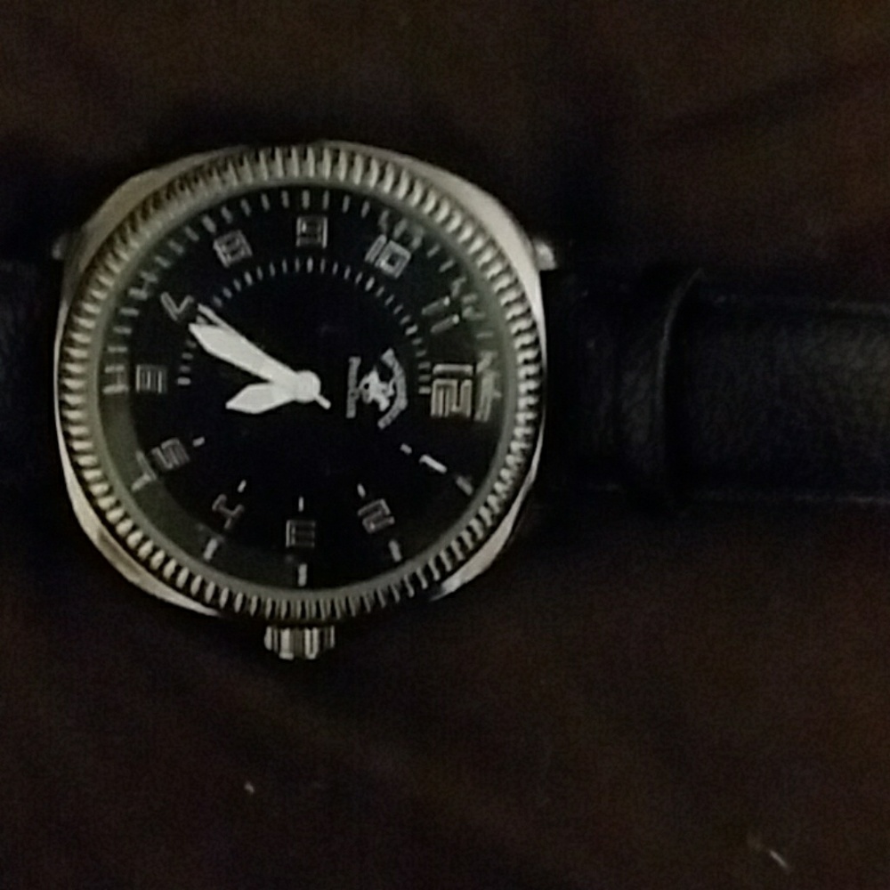 Watch - Picture 4 of 4